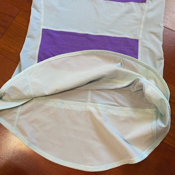 Lululemon active tank Sz 2 - Picture 4 of 11